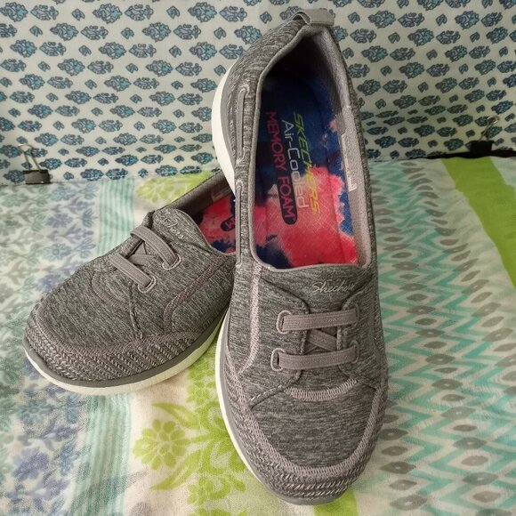 🏵️ Skechers Air-Cooled Memory Foam Gray Slip In Deck Shoes Size 6.5 - Picture 1 of 11